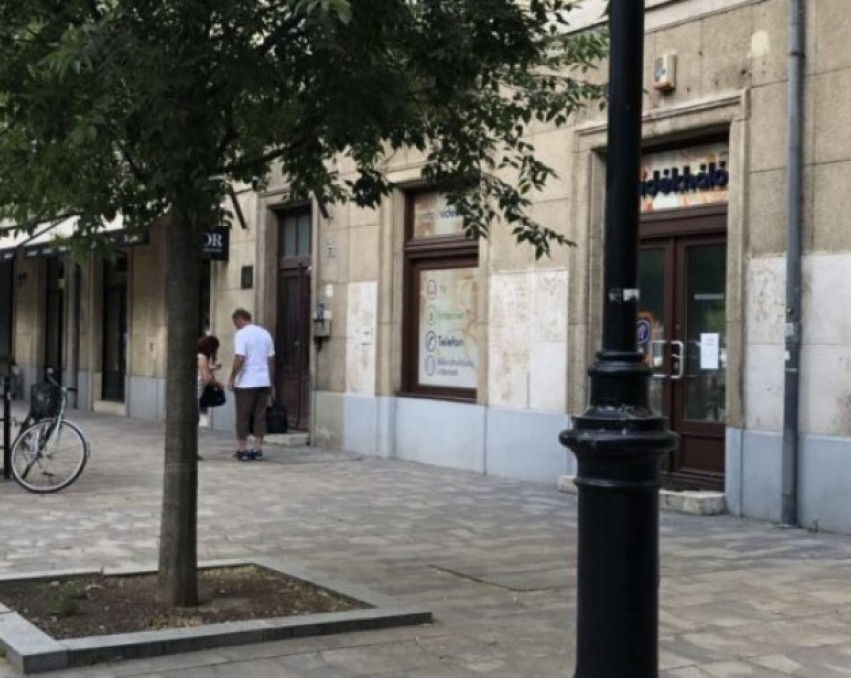 Eladó Üzlethelyiség Békés