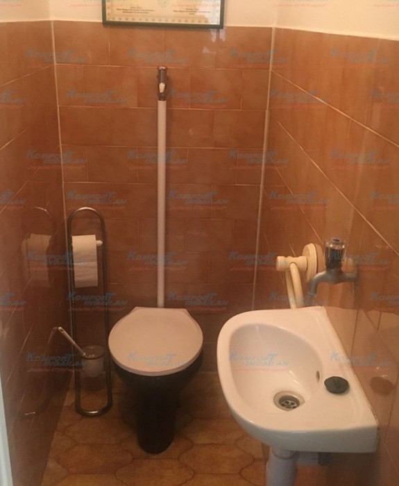 Kis üzlethelység a belvárosban. 413_koimp