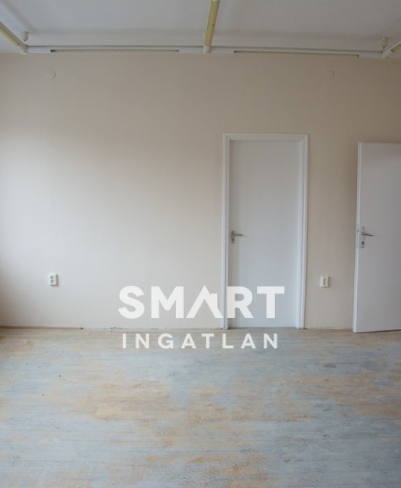 Eladó Iroda, Békés megye, Békéscsaba, Lázár utca