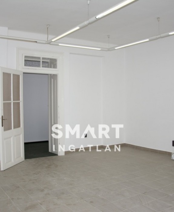 Eladó Iroda, Békés megye, Békéscsaba, Lázár utca